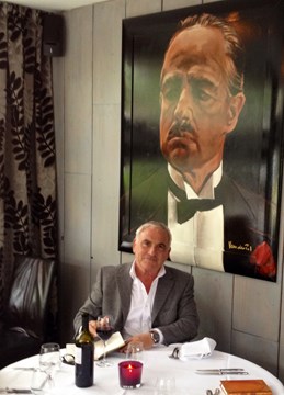 Rik Felderhof met het portret van Don Corleone 