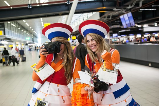 Wachtverwachters op Schiphol (foto Marcel Rob) 