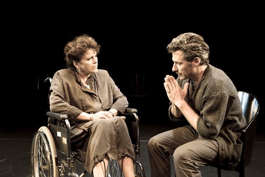 Henriëtte Tol en Frederik Bron in ’The Normal Heart’. Foto: Andy Doornhein