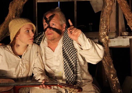 Dick van den Toorn en Anneke Sluiters in het toneelstuk over Anton Heyboer (Foto Jip van den Toorn)