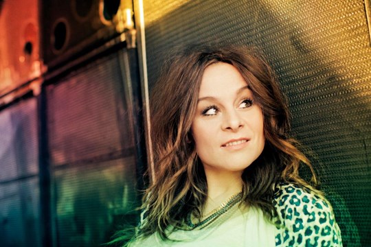 Trijntje Oosterhuis (foto Alexa Singer)