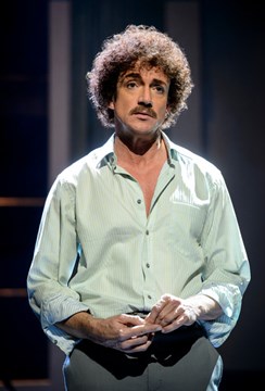 Paull_Groot_als_Robert_Long__foto_Roy_Beusker_