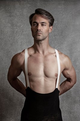 28.03.2023_Jan_Kooijman_-__Nureyev_c_Ernst_Coppejans