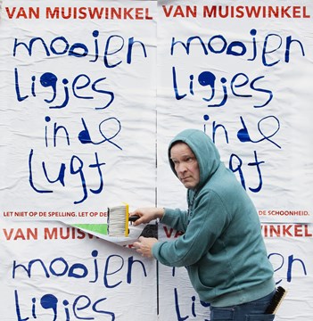 Van-Muiswinkel-vierkant-formaat-credits-Curly-Straight-RGB-vierkant-pnvt3qk82bdjqzd4ozu9eaxcrja3djcuuki8xdh2j2