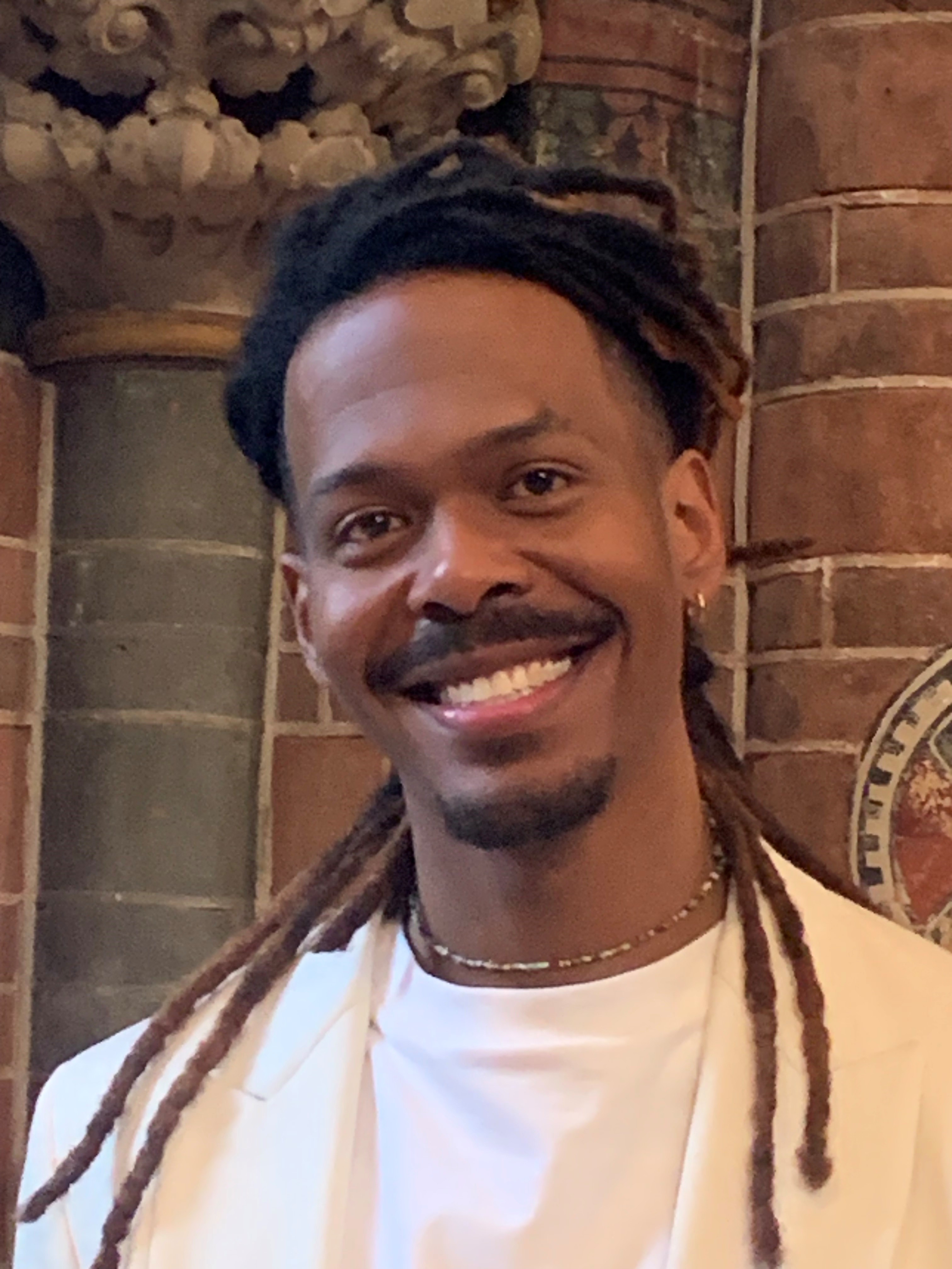 In de Jezusrol met Jeangu Macrooy 